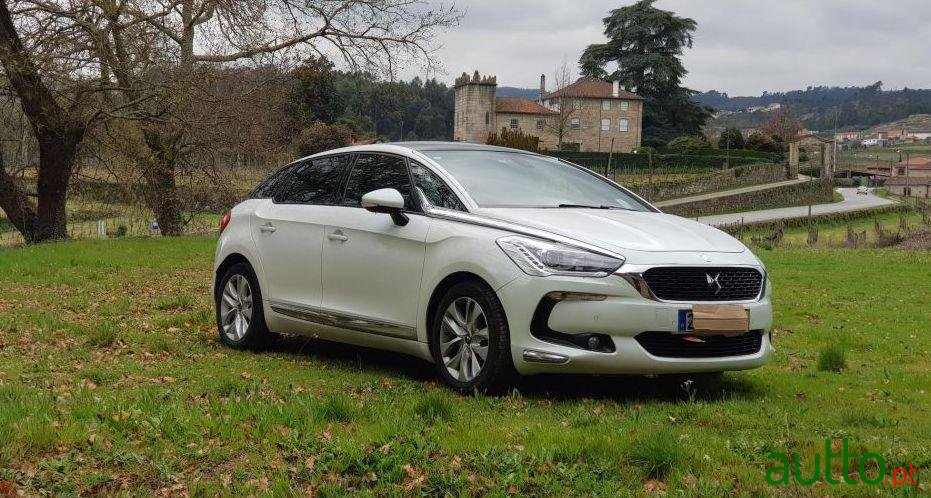 2014' Citroen DS5 photo #1