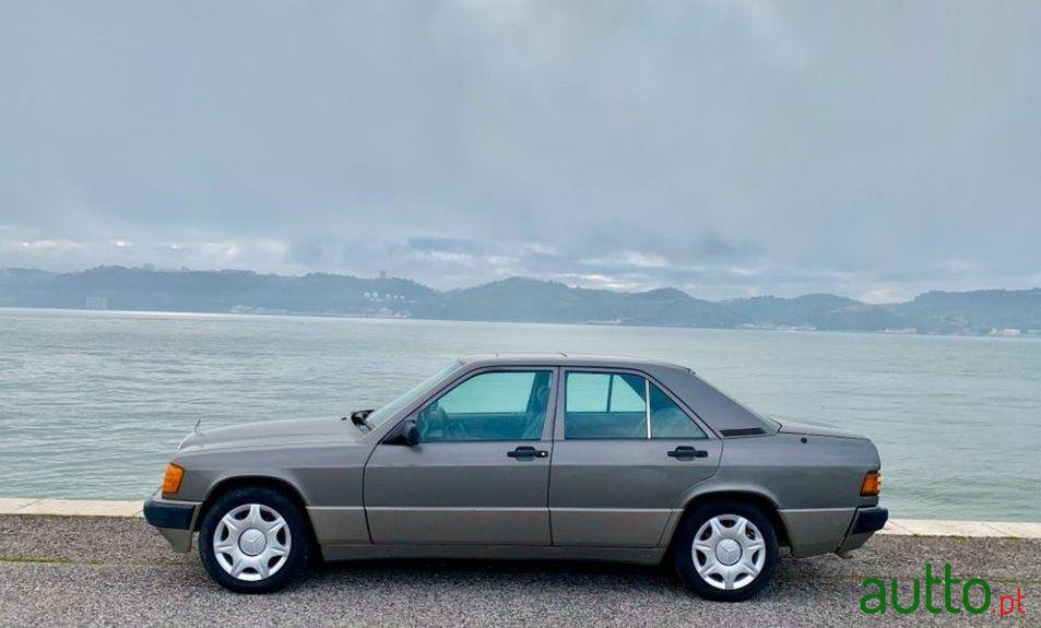 1992' Mercedes-Benz 190 2.0 photo #2
