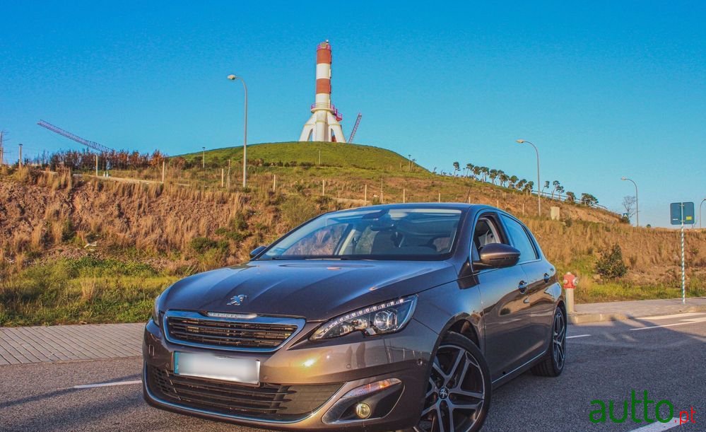 2014' Peugeot 308 photo #1
