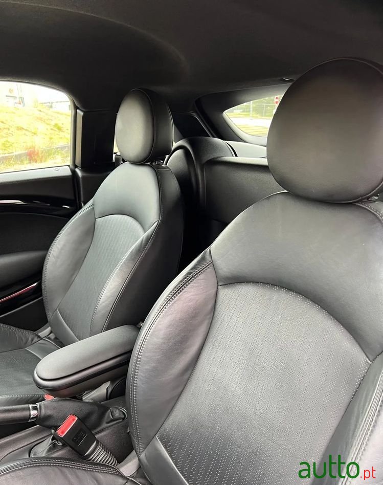 2014' MINI Coupé Cooper S photo #4