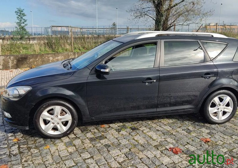 2010' Kia Ceed Sw photo #1