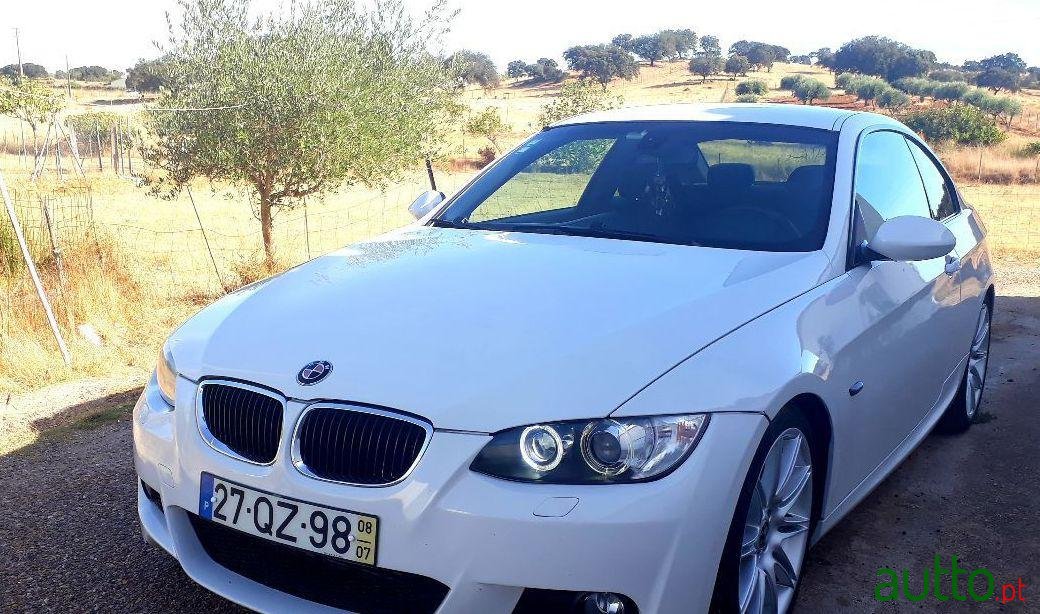 2008' BMW 320 photo #1