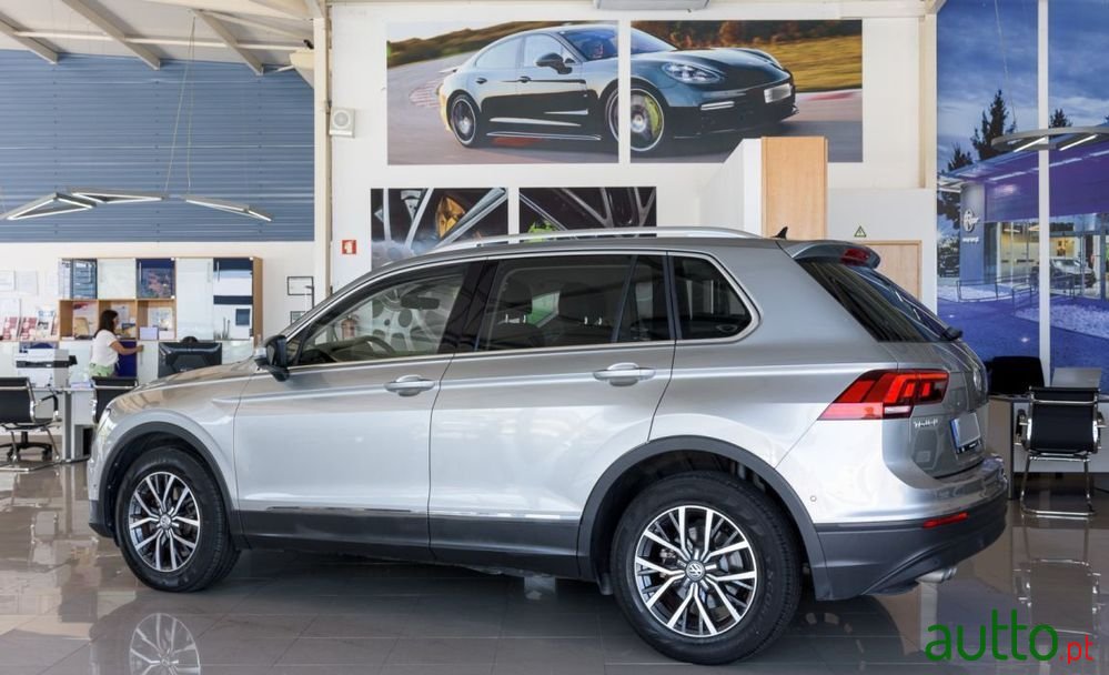 2017' Volkswagen Tiguan 2.0 Tdi Confortline photo #3