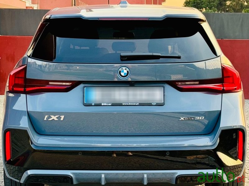 2023' BMW iX1 Xdrive30 Pack M photo #3