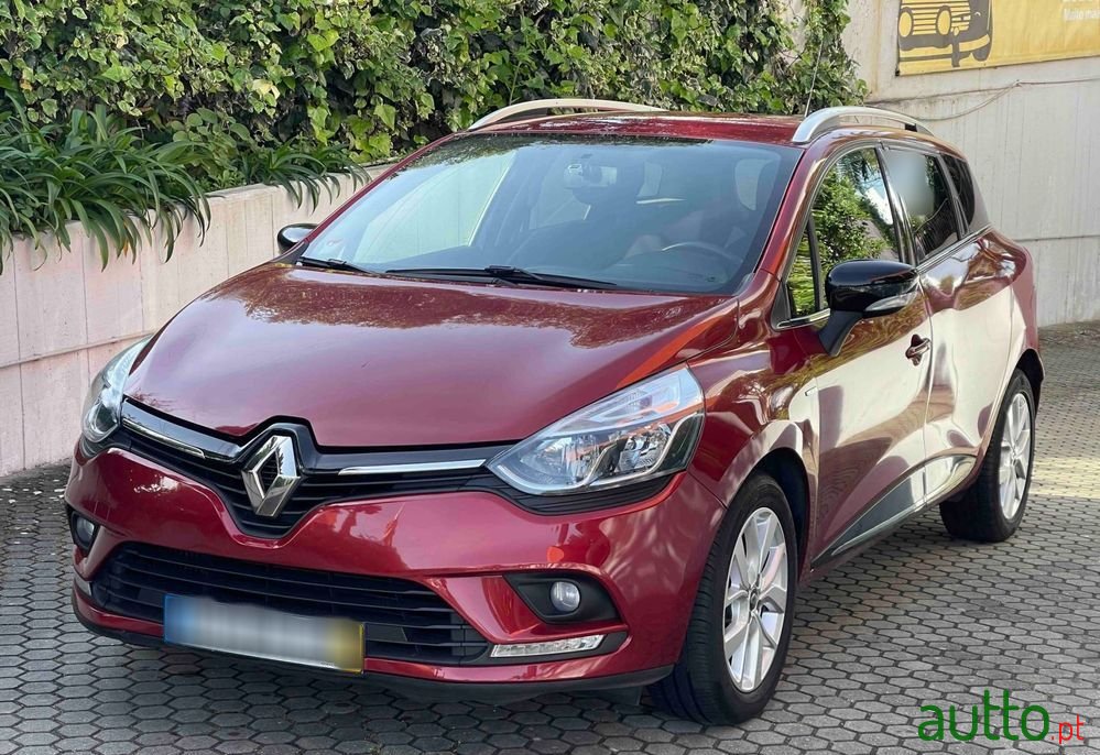 2019' Renault Clio Sport Tourer photo #4