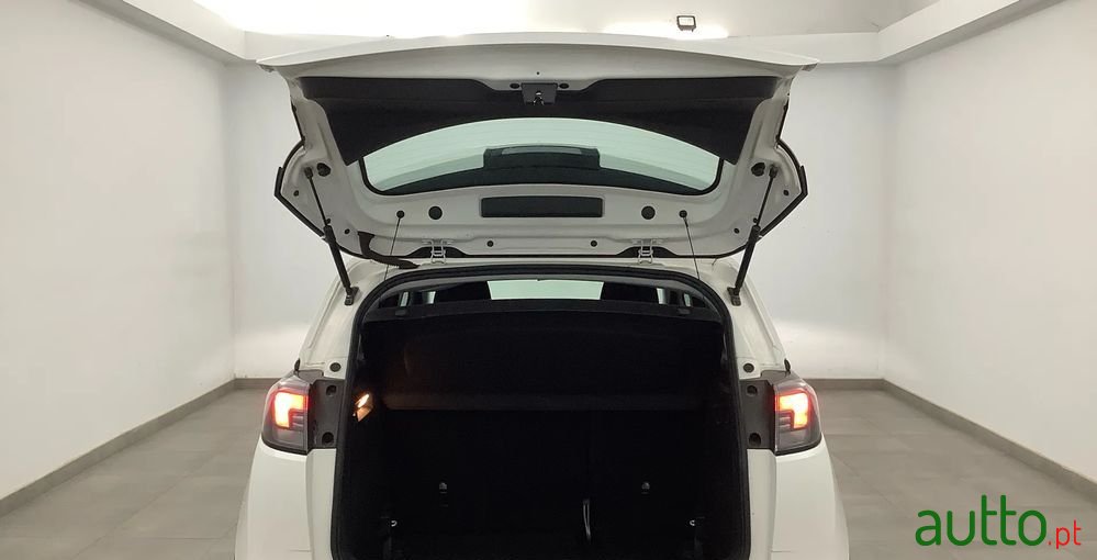 2021' Opel Crossland 1.2 Edition photo #5