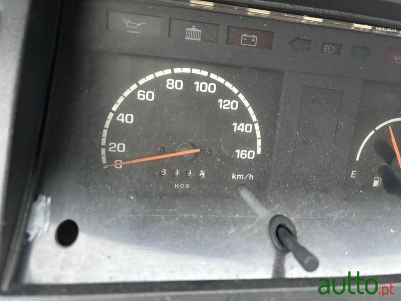 1984' Toyota HiAce photo #5