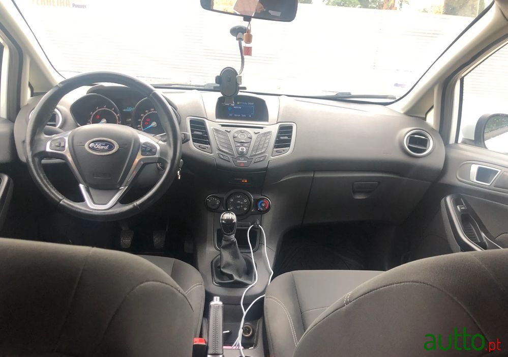 2017' Ford Fiesta photo #5