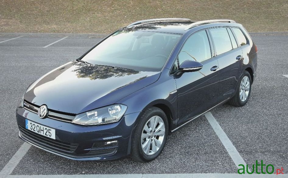 2015' Volkswagen Golf Variant photo #2