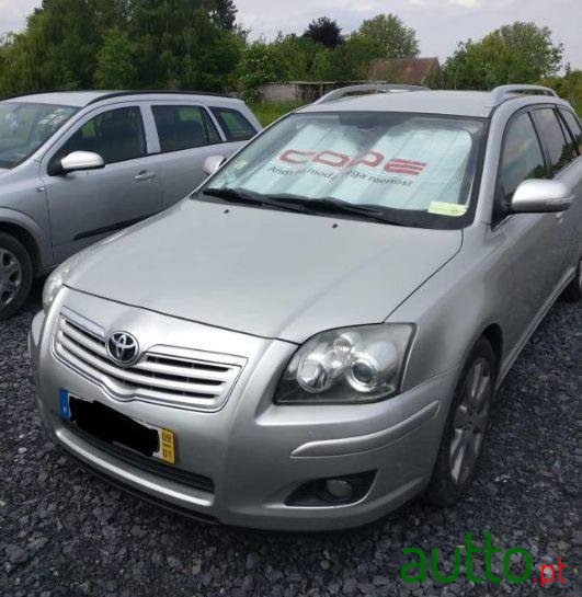 2009' Toyota Avensis Sw photo #2