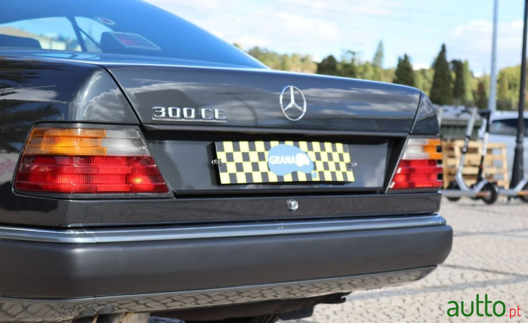 1990' Mercedes-Benz 300 photo #6