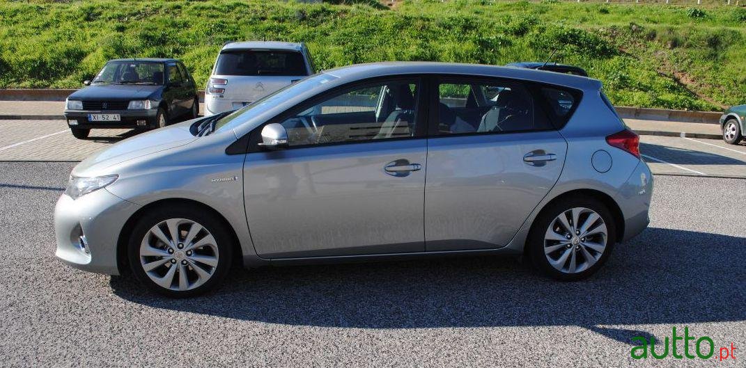 2015' Toyota Auris photo #2