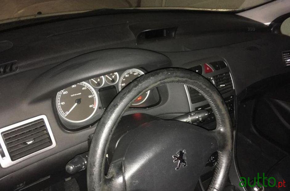 2002' Peugeot 307 2.0 Hdi Cuir photo #3