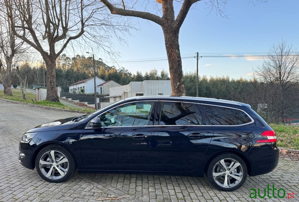 2014' Peugeot 308 Sw photo #2