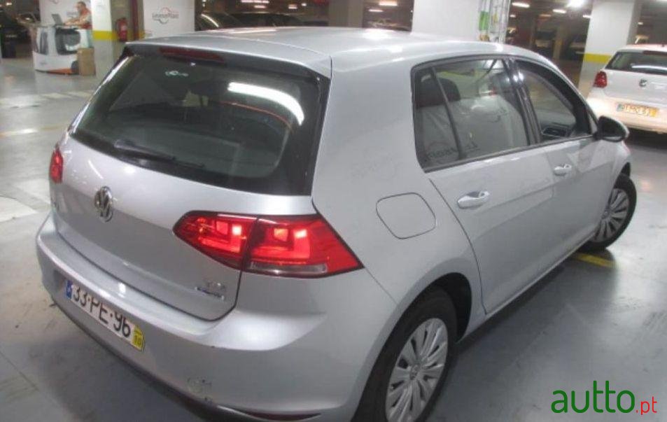 2014' Volkswagen Golf 1.6 Tdi Trendline photo #2