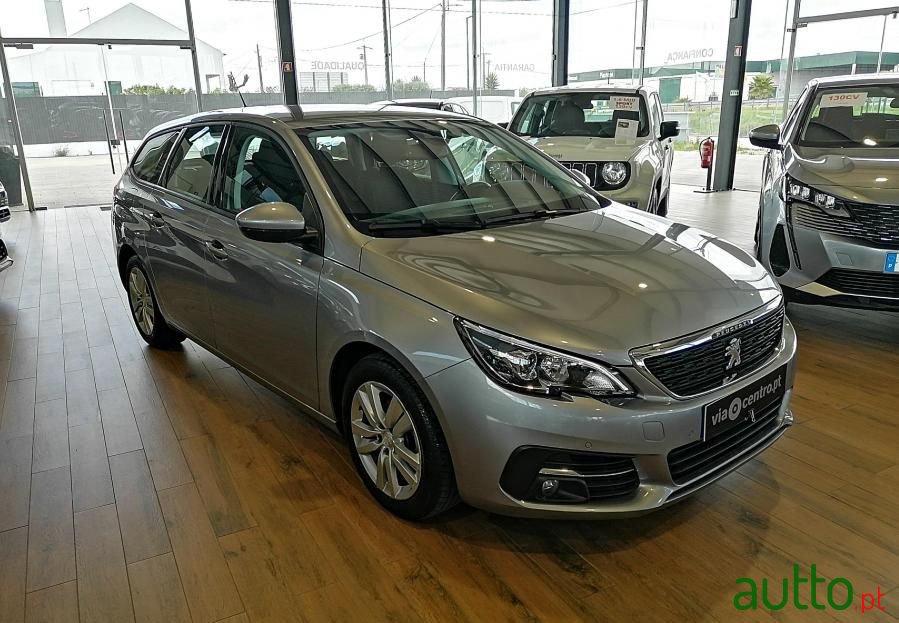 2017' Peugeot 308 Sw photo #1