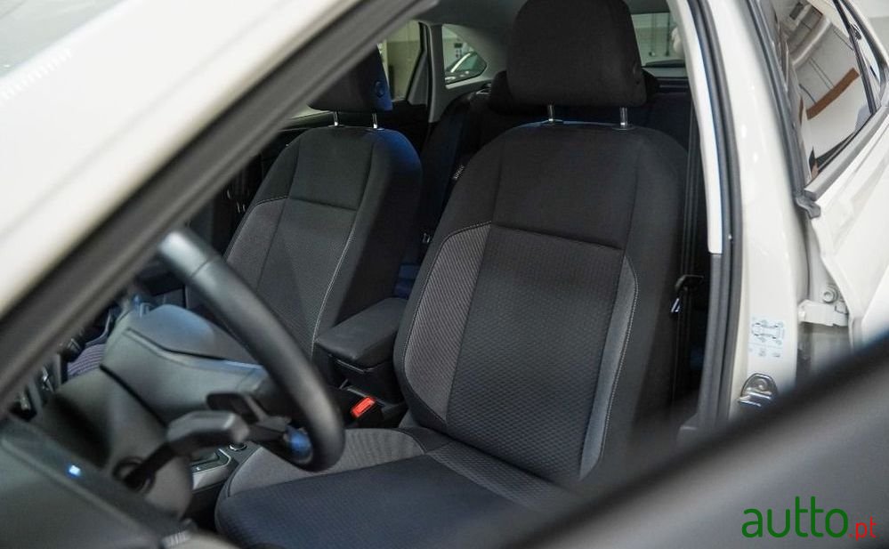 2024' Volkswagen Taigo 1.0 Tsi Urban Dsg photo #2