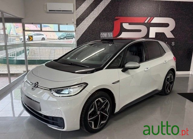 2020' Volkswagen ID.3 photo #2