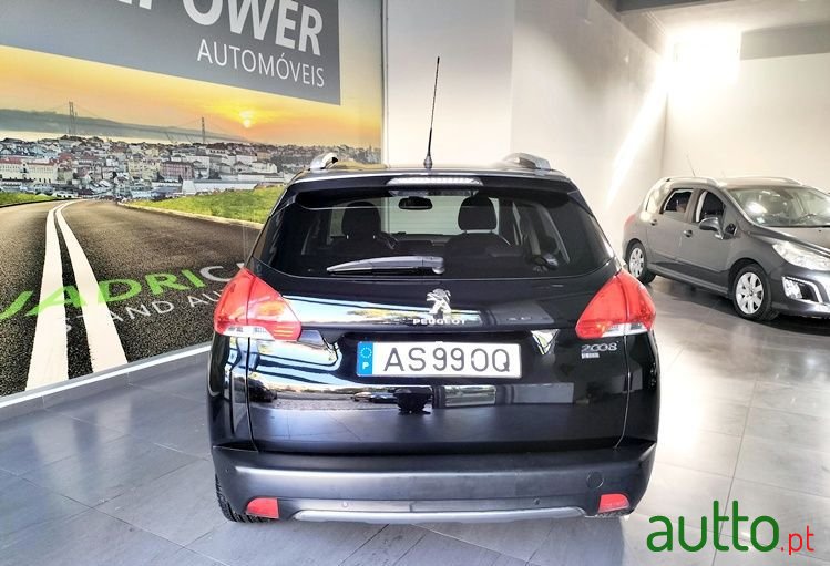 2014' Peugeot 2008 photo #5