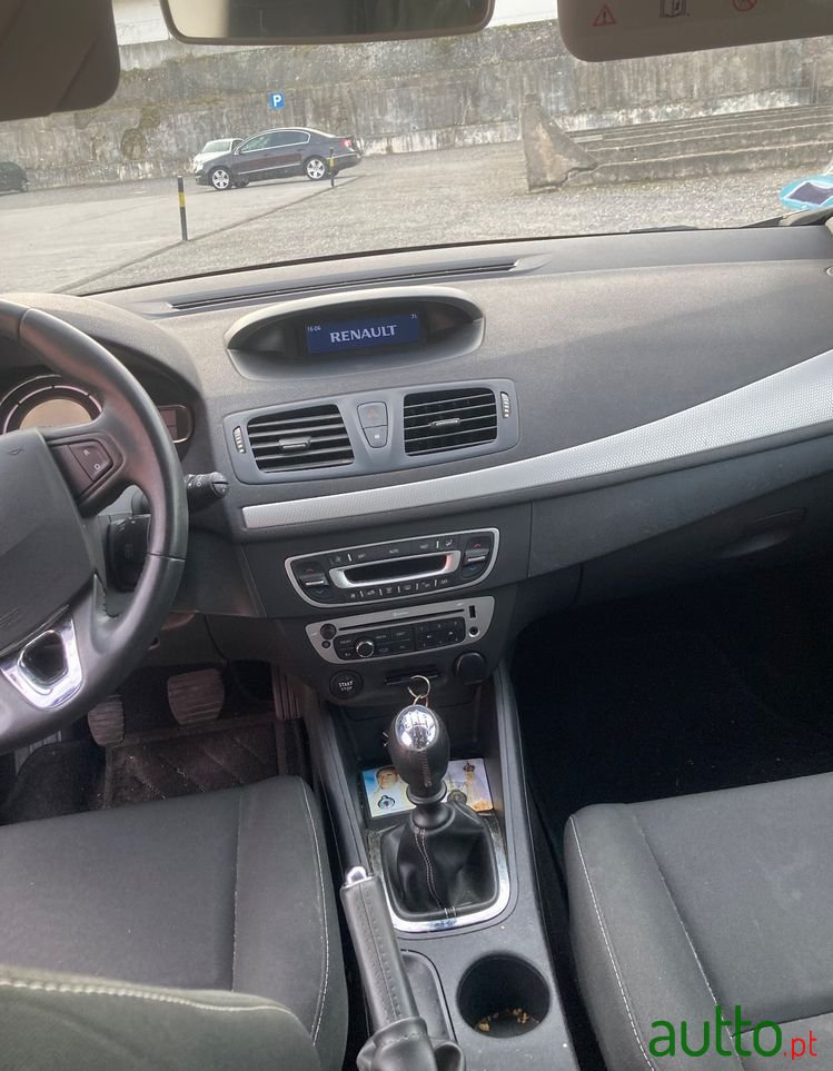 2014' Renault Megane Sport Tourer photo #6