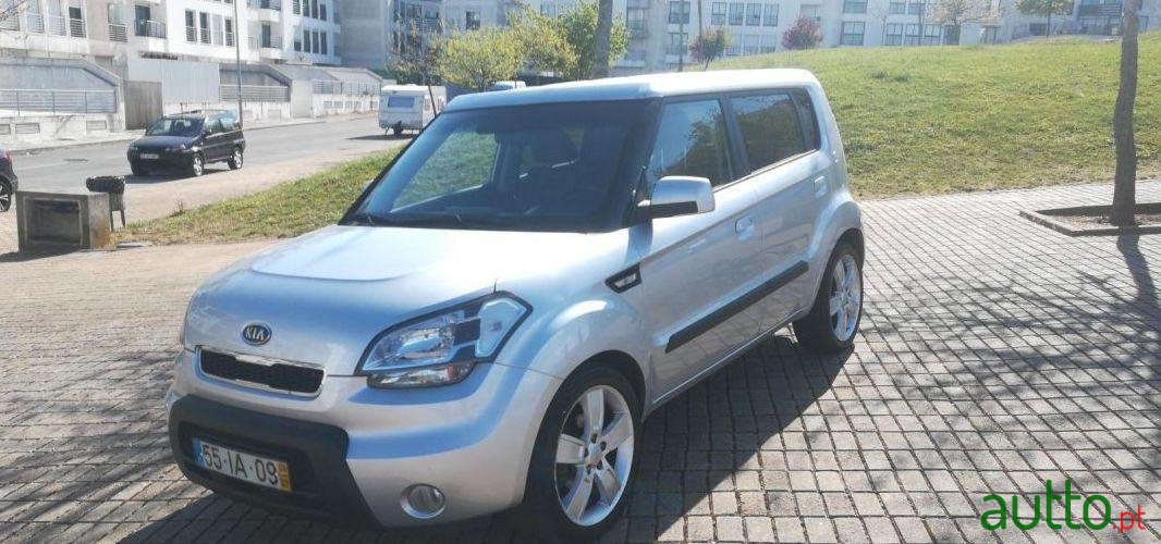 2009' Kia Soul 1.6 Crdi 128 Cv photo #2