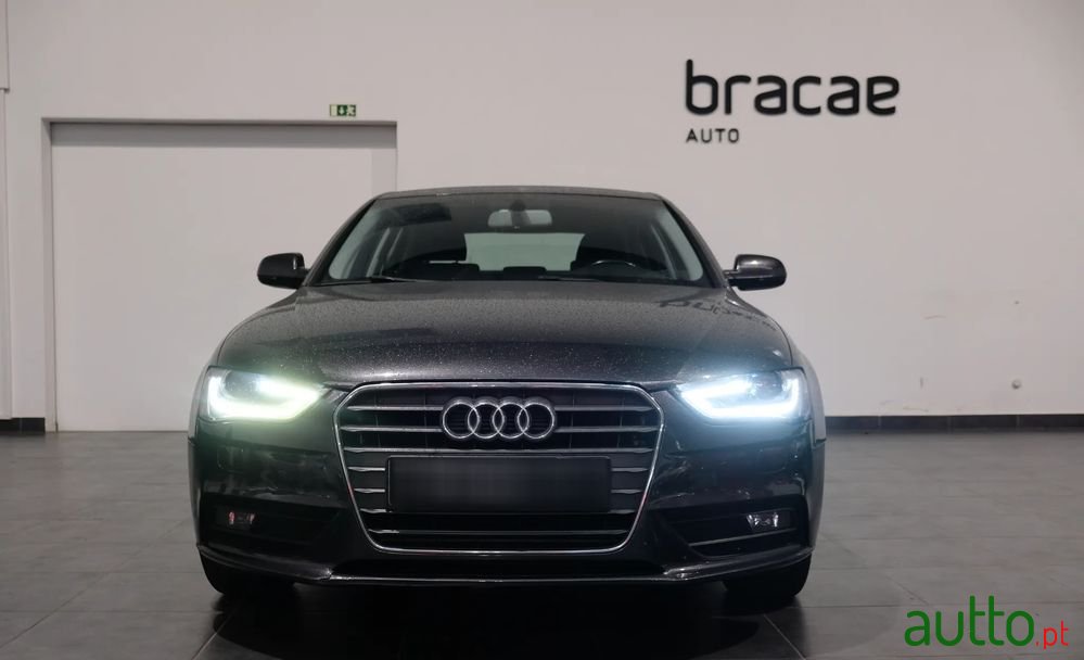 2012' Audi A4 1.8 Tfsi Advance photo #2