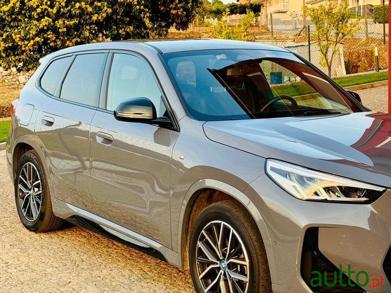 2023' BMW iX1 Xdrive30 Pack M photo #1