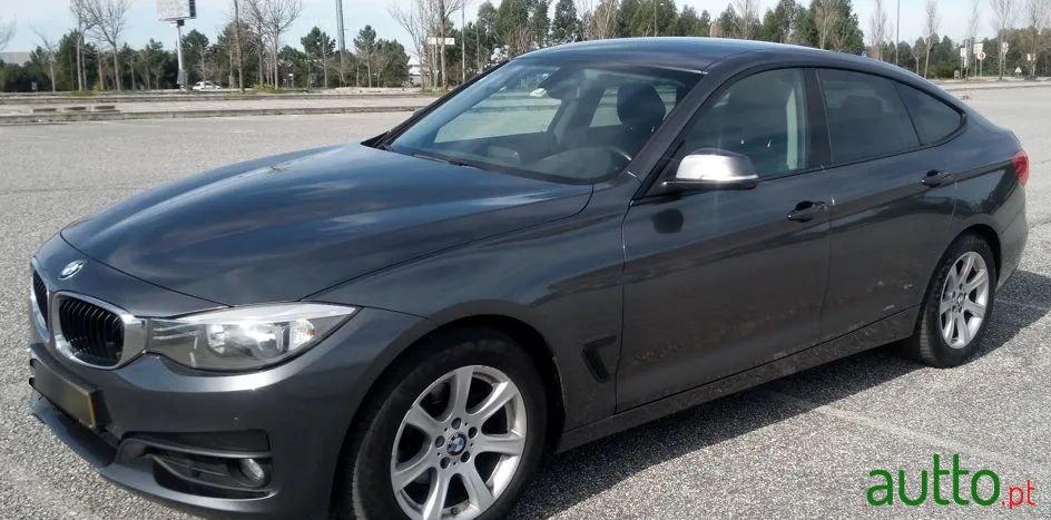 2014' BMW 318 Gran Turismo photo #6