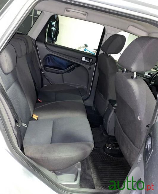 2006' Ford Focus photo #2