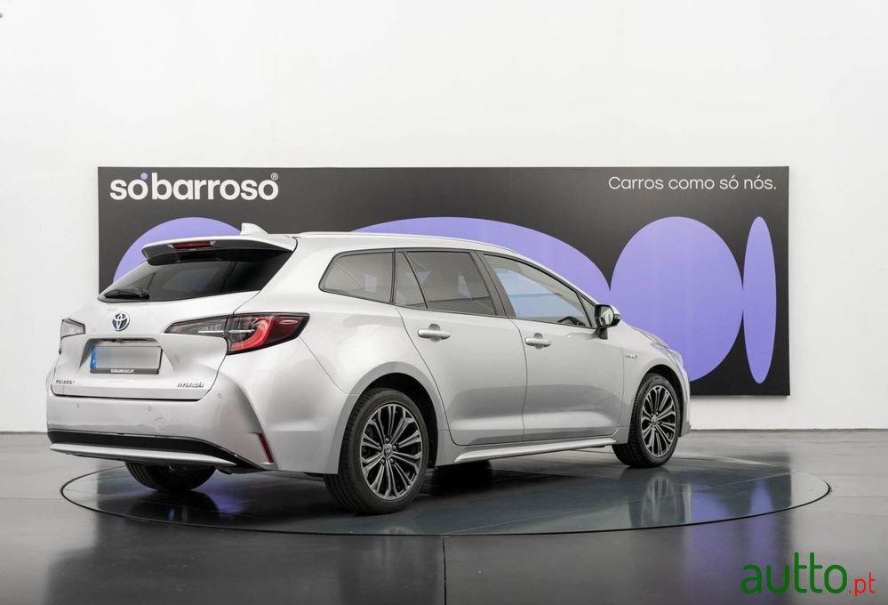 2020' Toyota Corolla Touring Sports photo #5