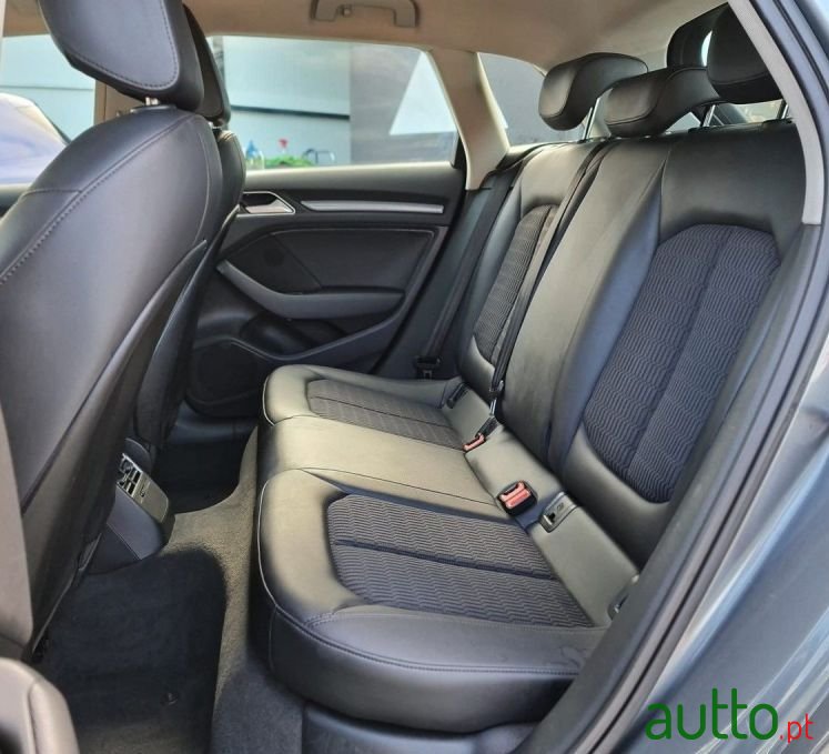 2014' Audi A3 Sportback photo #5