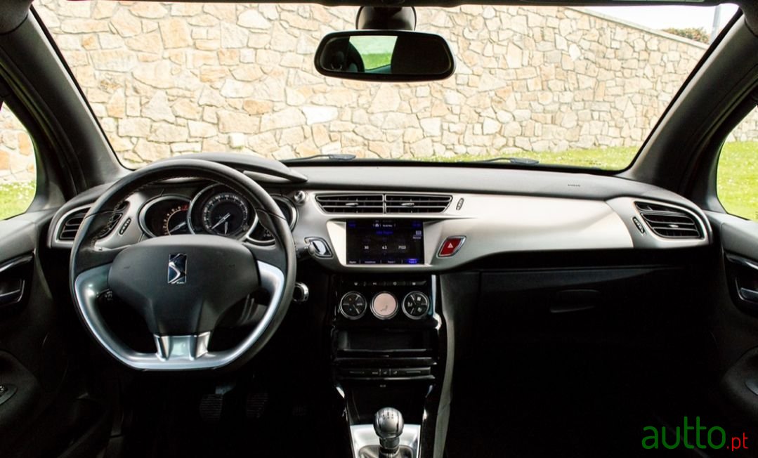 2017' DS Automobiles Ds3 photo #5