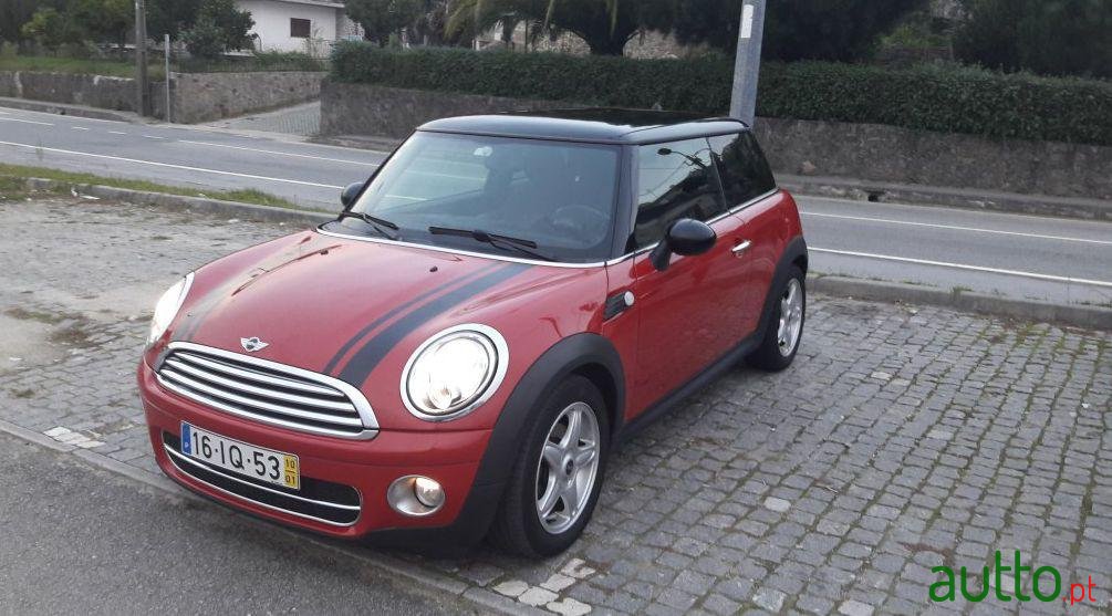 2010' MINI Cooper photo #3