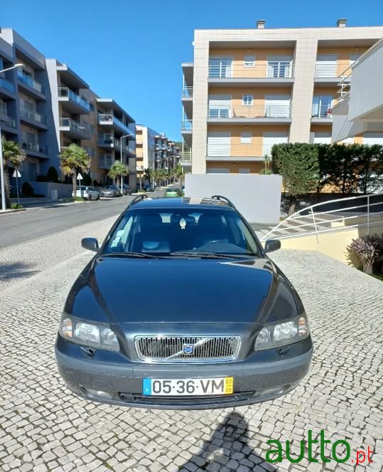 2003' Volvo V70 photo #1