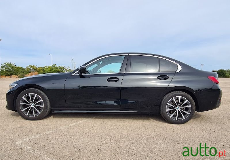 2019' BMW 320 photo #5