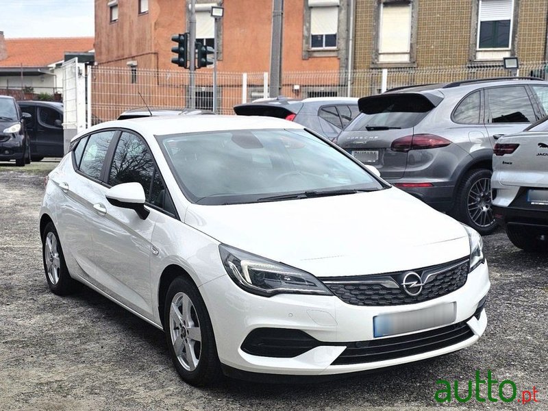 2020' Opel Astra 1.5 D S&S Edition photo #3