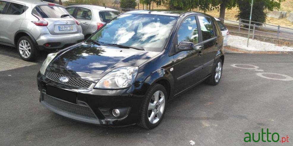 2008' Ford Fiesta 1.4 Tdci Ghia photo #2