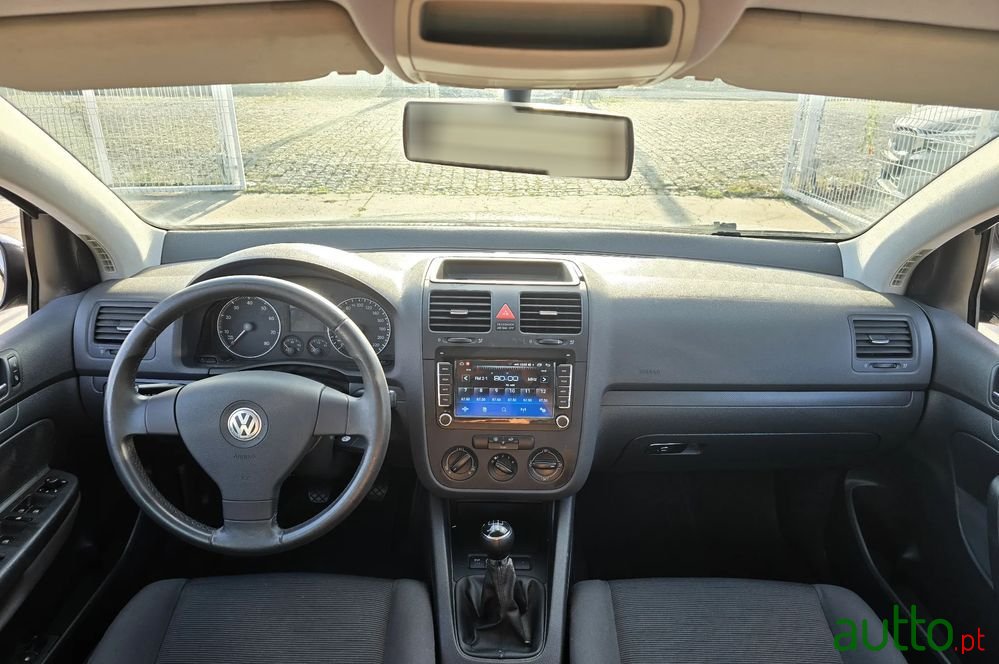 2004' Volkswagen Golf 1.4 Fsi Trendline photo #6