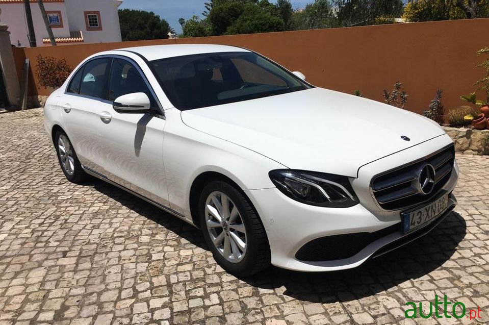 2018' Mercedes-Benz 220 photo #1