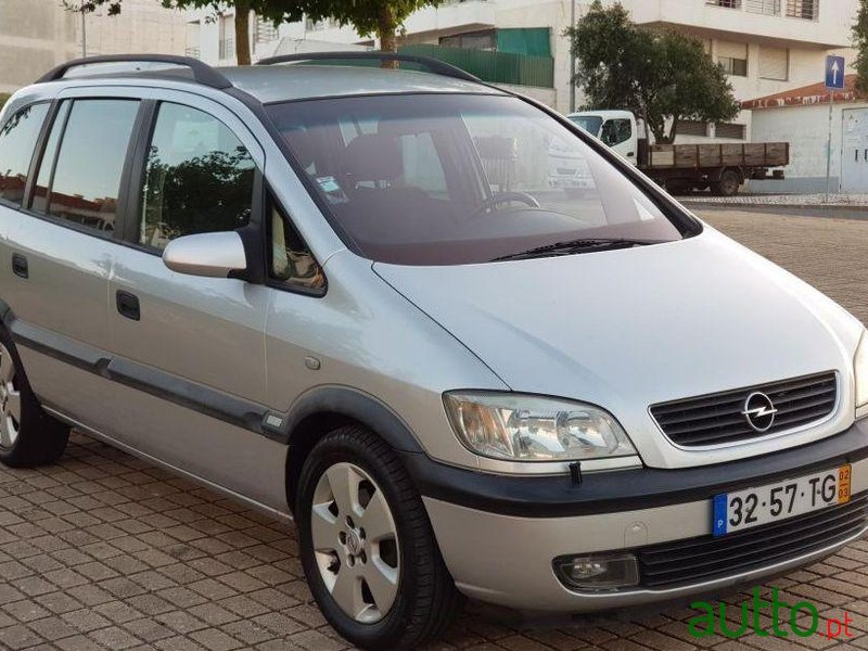2002' Opel Zafira photo #3