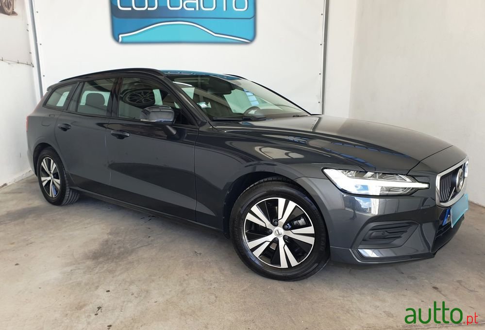 2019' Volvo V60 photo #6