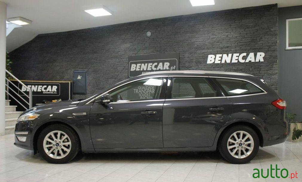 2013' Ford Mondeo Titanium photo #2