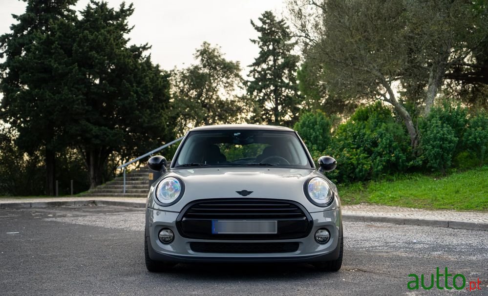 2016' MINI Cooper D photo #3