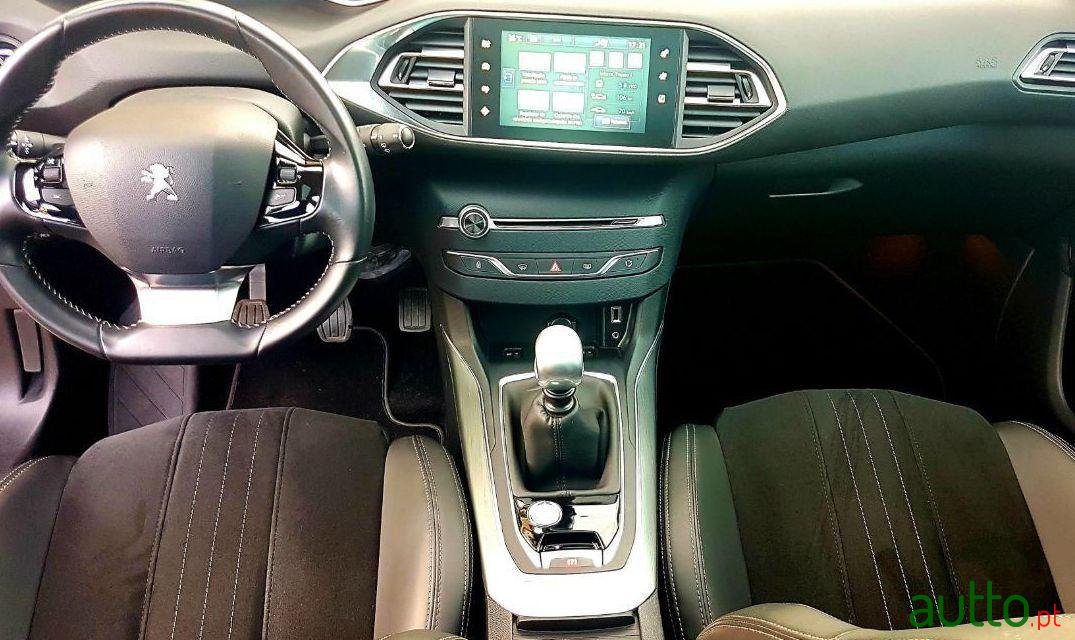 2017' Peugeot 308 Sw photo #3