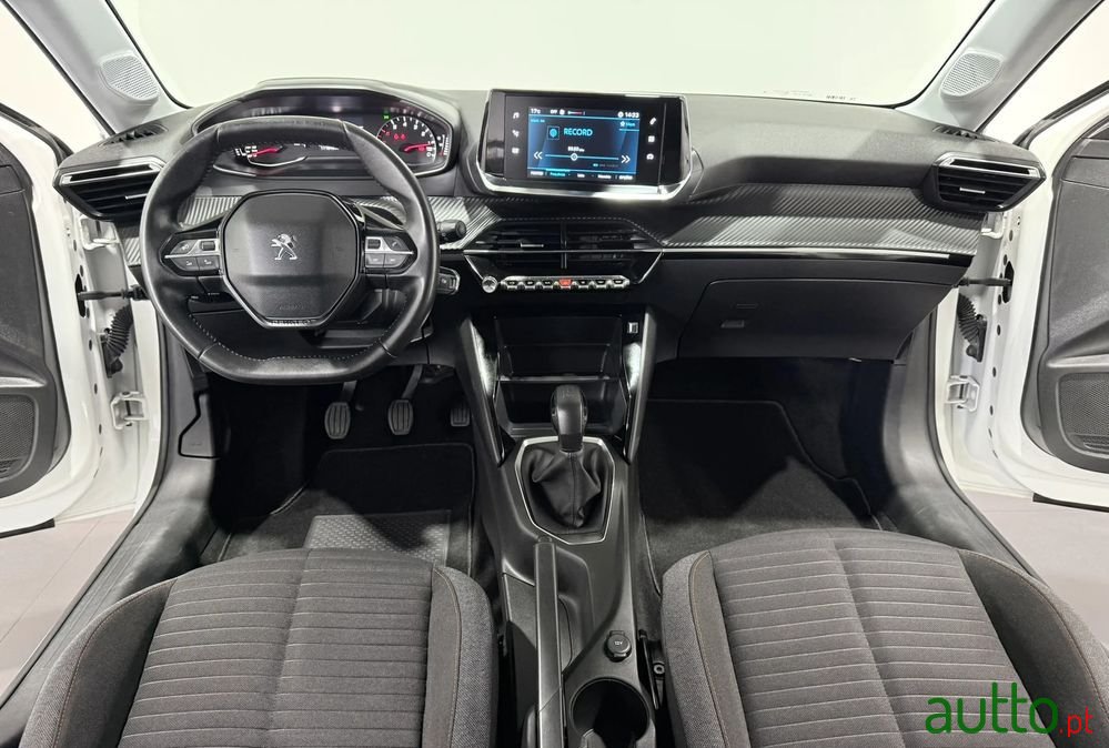 2020' Peugeot 208 photo #5