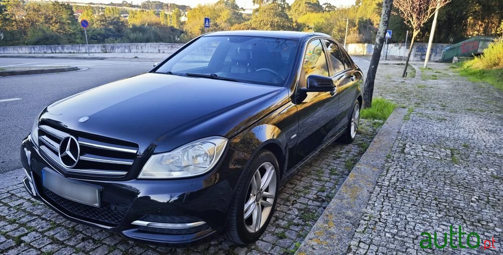 2012' Mercedes-Benz Classe C photo #1