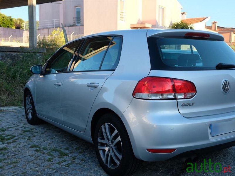 2008' Volkswagen Golf photo #5