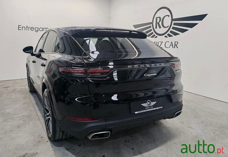 2022' Porsche Cayenne Coupé E-Hybrid photo #5