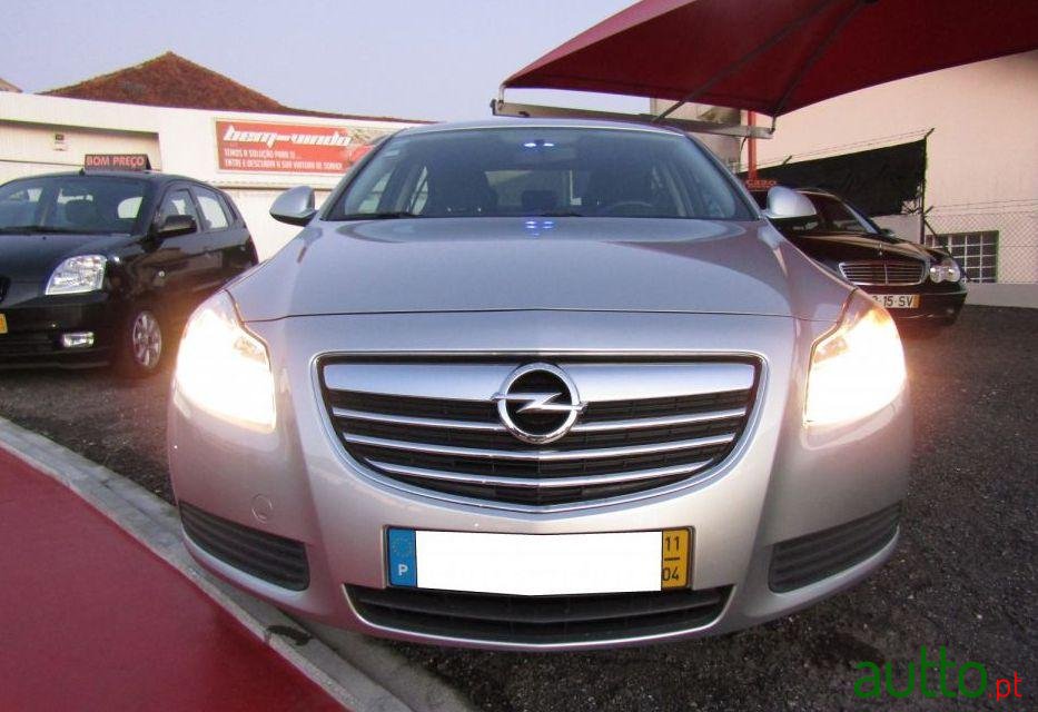2011' Opel Insignia photo #2