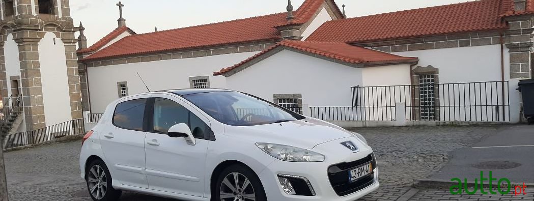 2013' Peugeot 308 photo #1